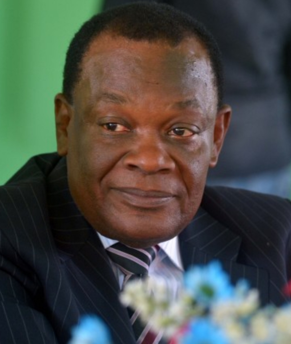 Yves Jean-Bart prés de la Fédération Haitienne de Football  