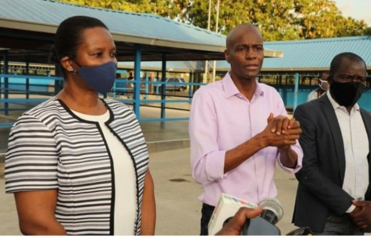 Prés Jovenel Moise en visite à l'aéroport 