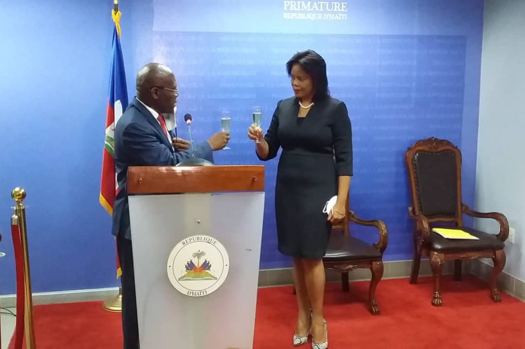 Le premier ministre Joseph Jouthe et la ministre Jessy Menos