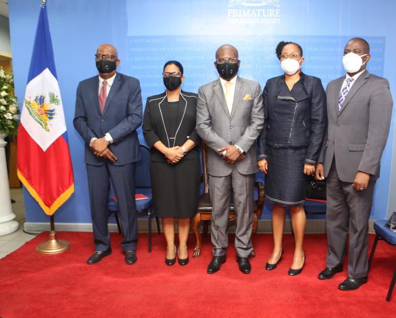 Une photo des nouveaux membres du CEMEP 