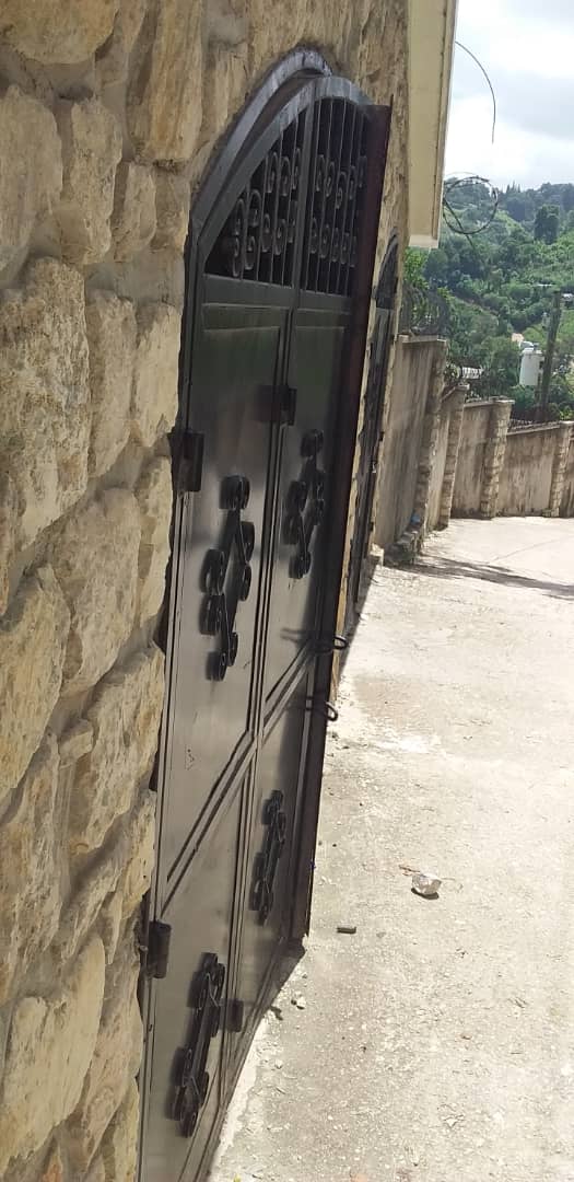 La barrière de la maison du Bâtonnier 