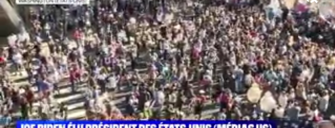 Des supporteurs de Biden célèbrent leur victoire 