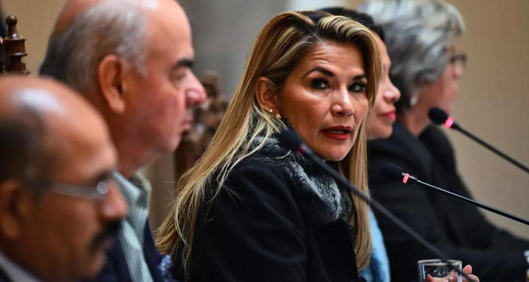 Ex prés par intérin Jeanine Aňes 