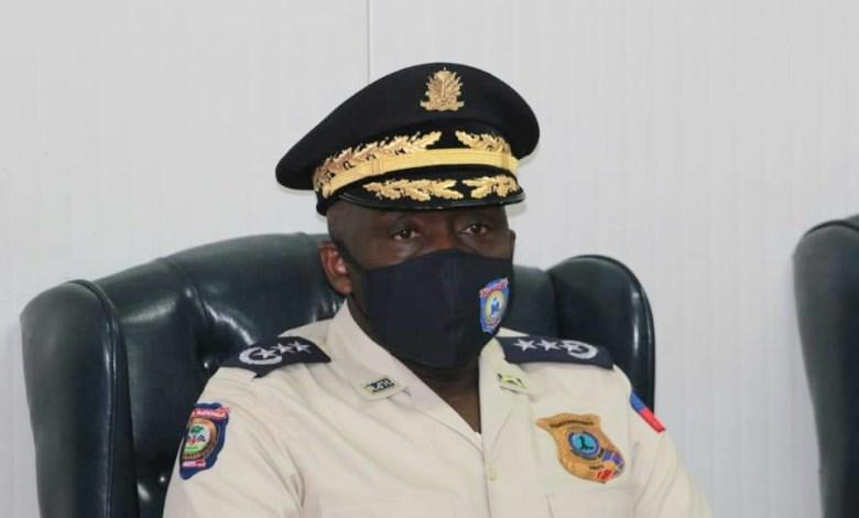 Le Directeur général a.i de l'institution policière, Léon Charles