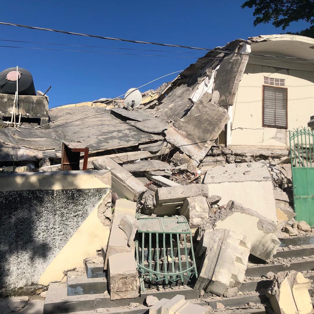 L’évêché des Cayes en ruine