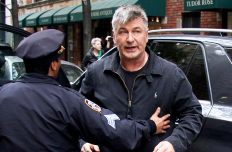  Alec Baldwin