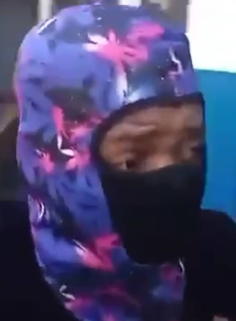 Un bandit à l'intérieur du Sous-commissariat 