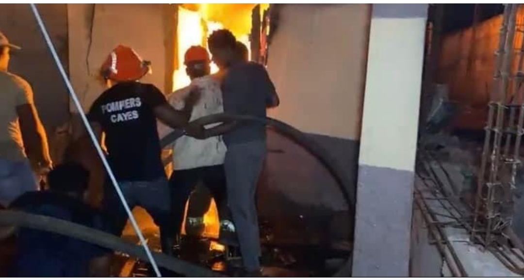 Les maisons incendiées aux Cayes 