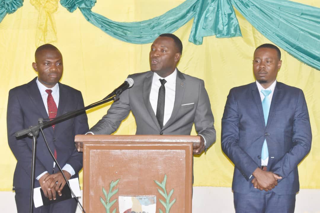 Lors de l'installation du Dr Joram Vixamar
