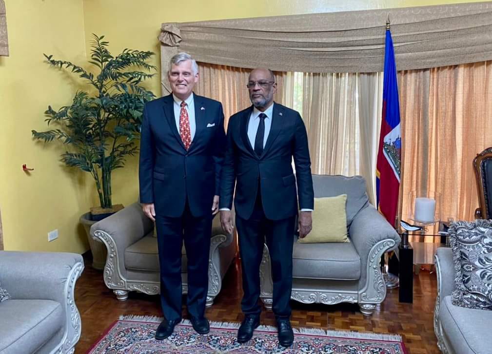 @EmbassadeUSAenHaïti