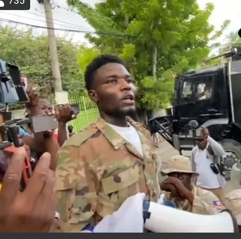 Un groupe de militantants devant les locaux de l'ONU 