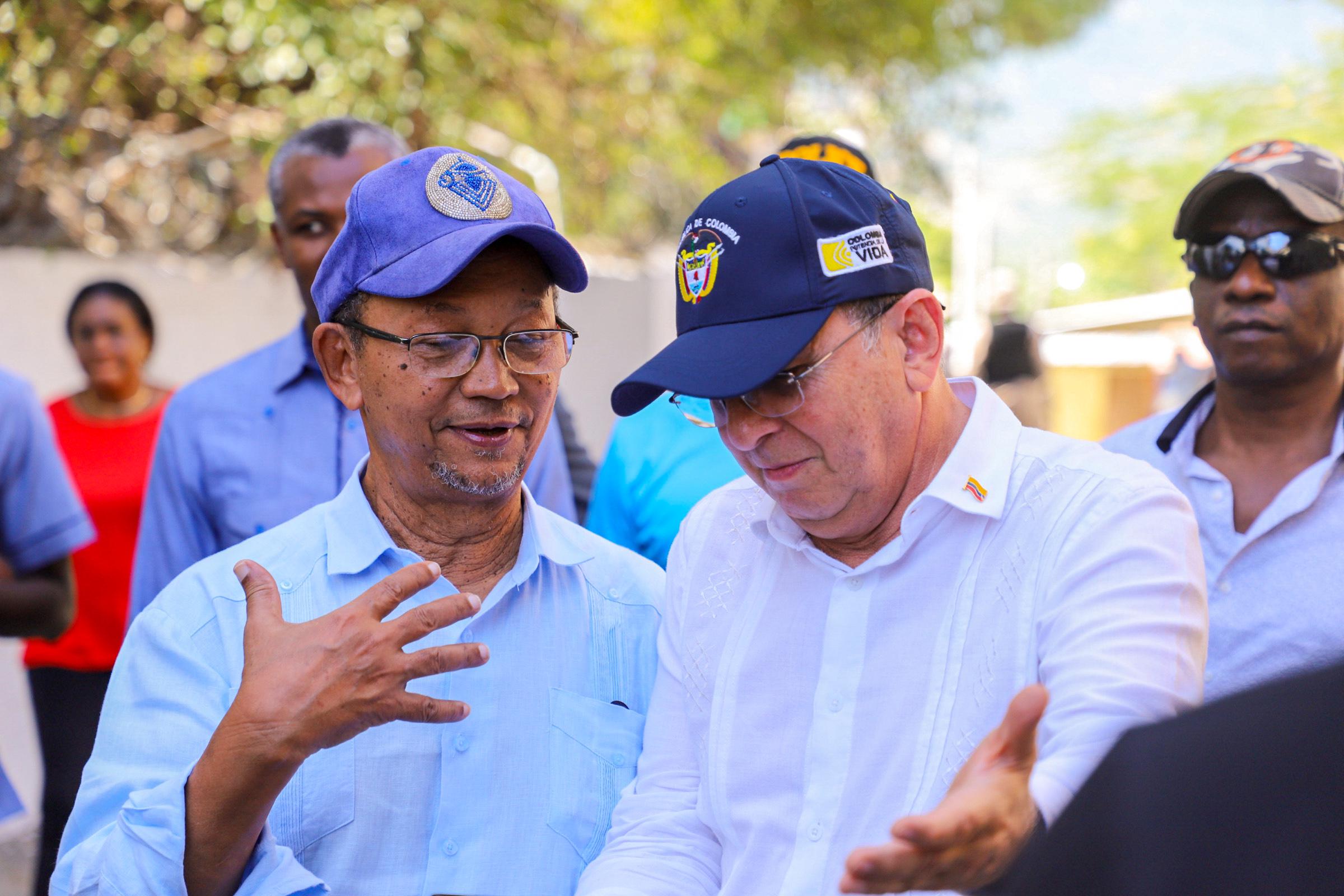 Le président Voltaire et le vice-ministre colombien