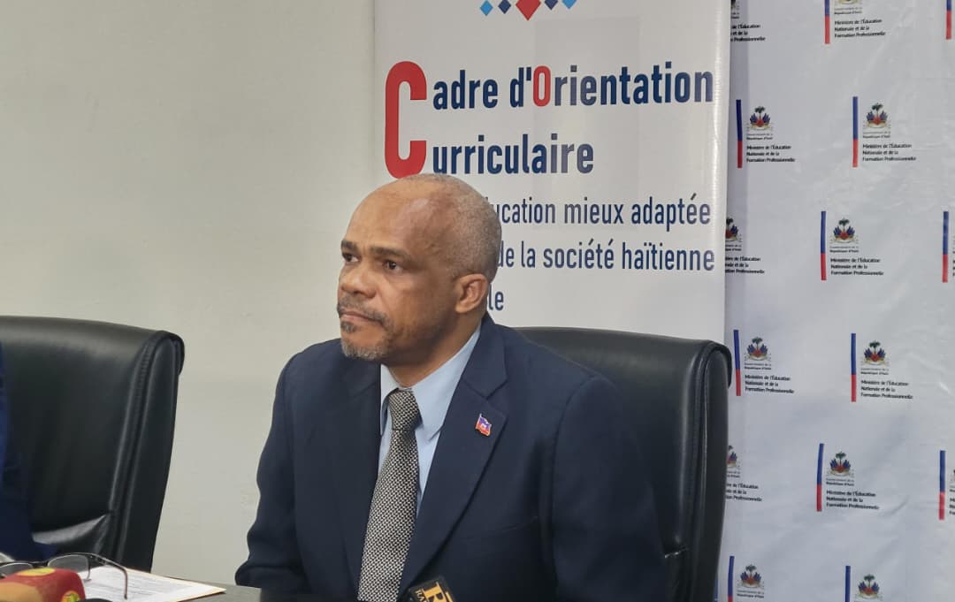 Le Ministre de l’Éducation Nationale et de la Formation professionnelle Vijonet Déméro
