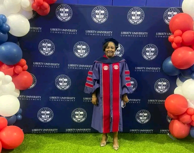 Sandra Paulemon obtient son doctorat à Liberty University 