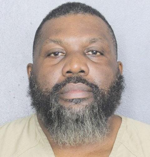 Un ancien policier haïtien plaide coupable aux États-Unis