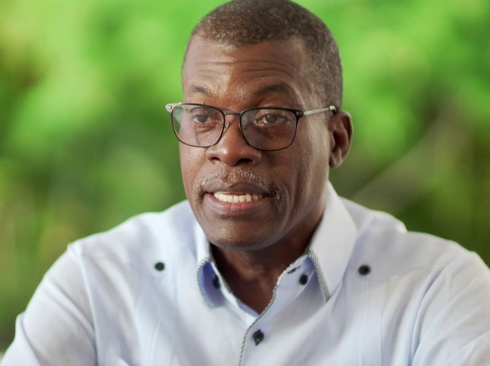 Renan Hédouville rapatrié des États-Unis à bord d’un vol d’expulsion vers le Cap-Haïtien