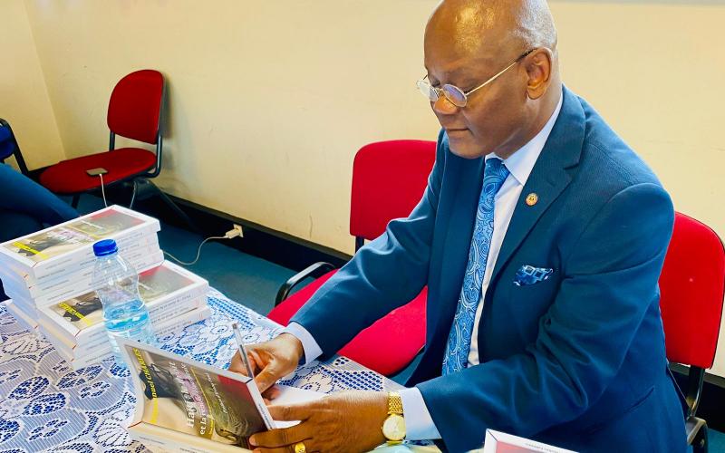 Maitre Emmanuel Charles