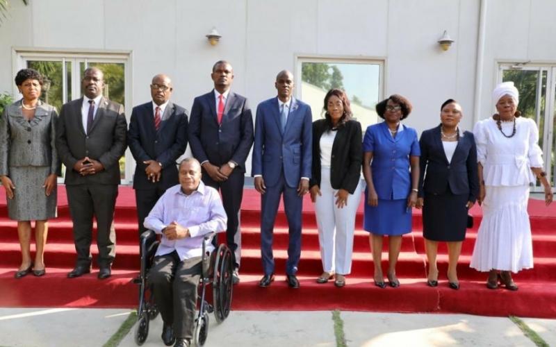 Le Prés Jovenel Moise et les membres du CEP 