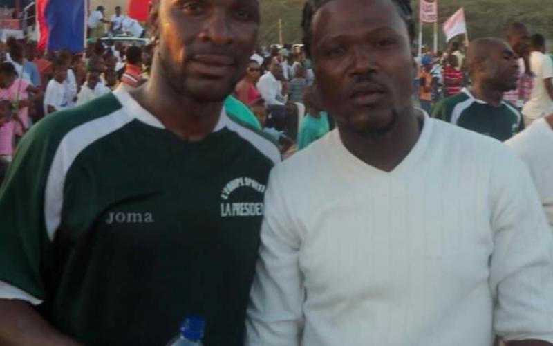 Jhonny Descollines et un ami( Photo archives) 