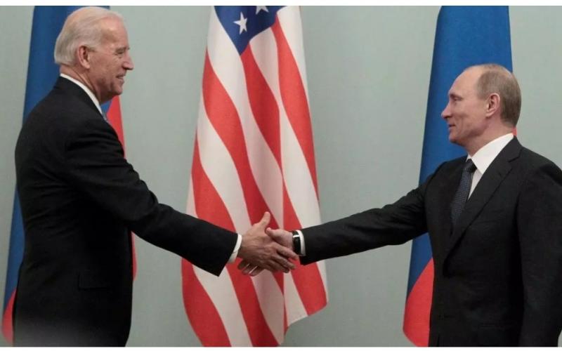 Poutine et Biden 