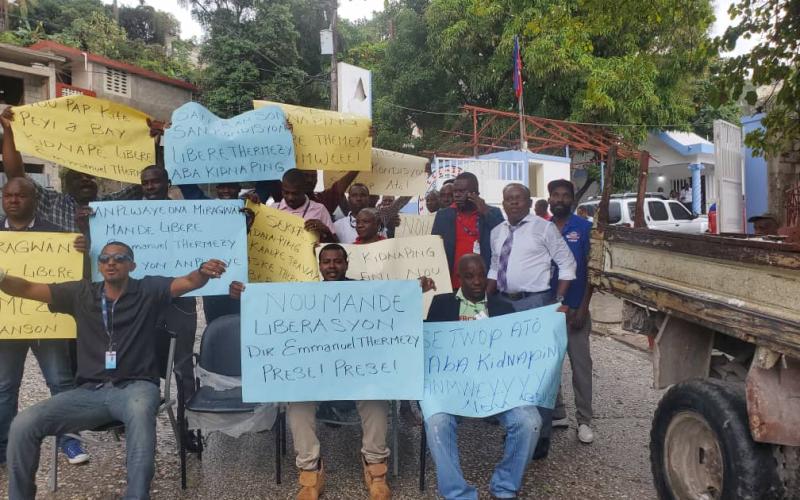 Sit-in des employés de l'ONA ( Miragoâne) 