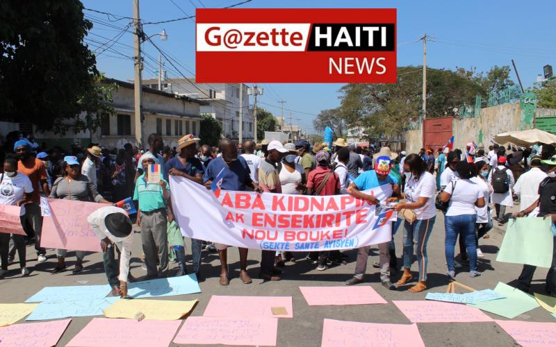 La manif devant l'HUEH 