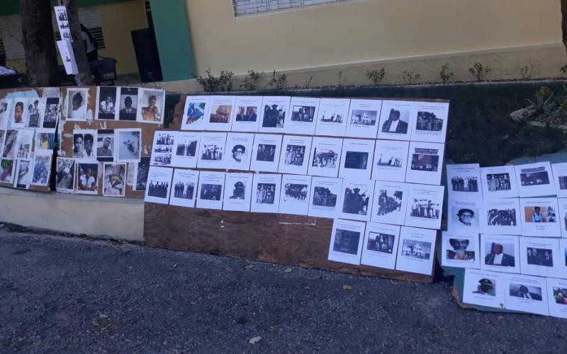 Des photos de victimes exposées 