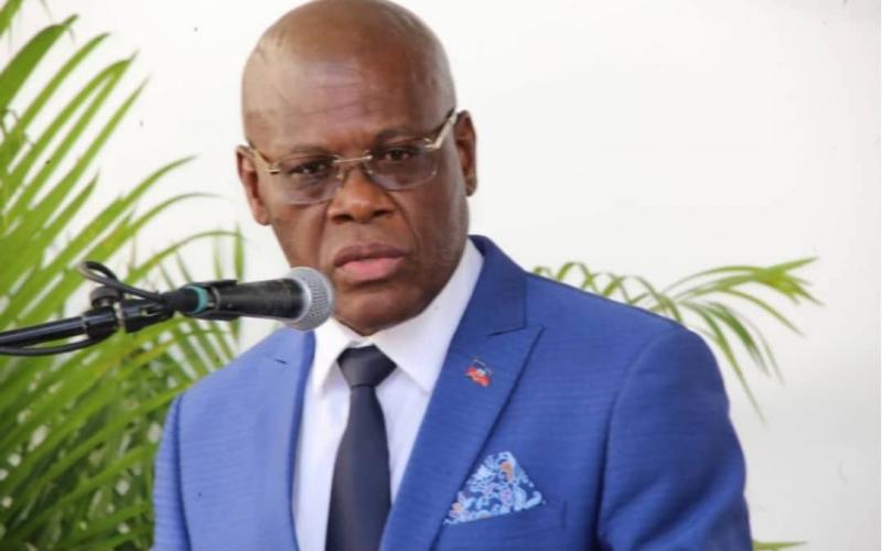 Le premier ministre Joseph Jouthe 