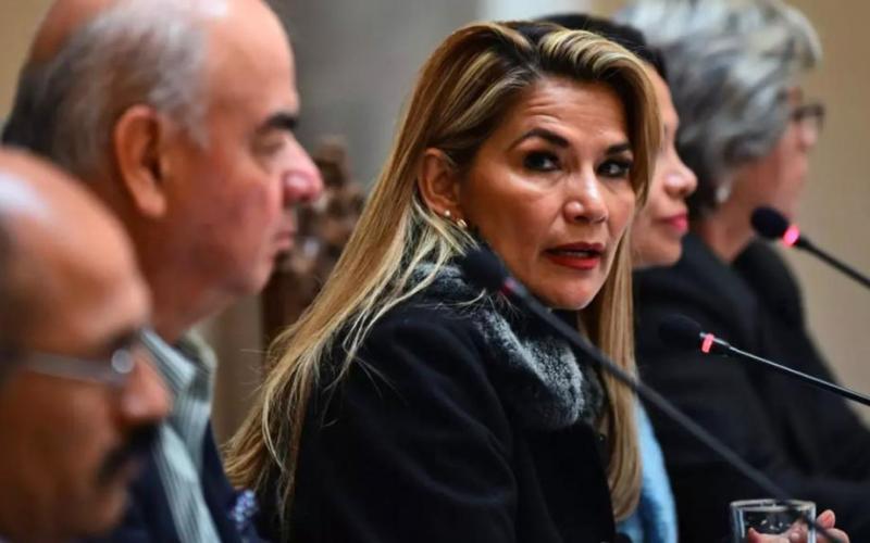 Ex prés par intérin Jeanine Aňes 