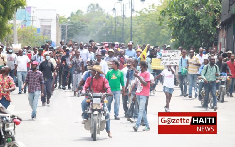 Des images de la manif dans les parages du Palais 