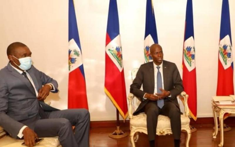 Joseph Lambert et Jovenel Moïse au Palais National 