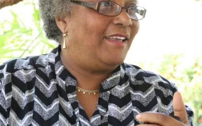 Dr Yolène Surena