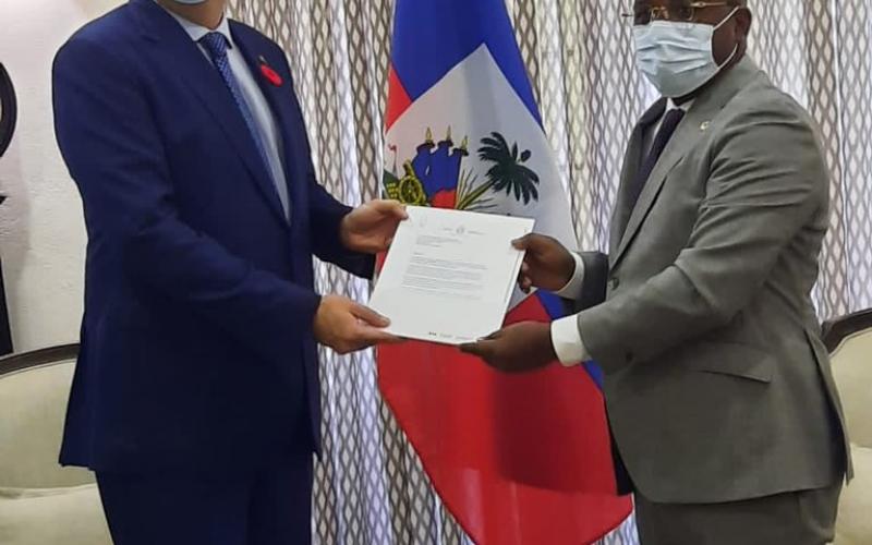 Dr Claude Joseph et Amb Sébastien Carrière 