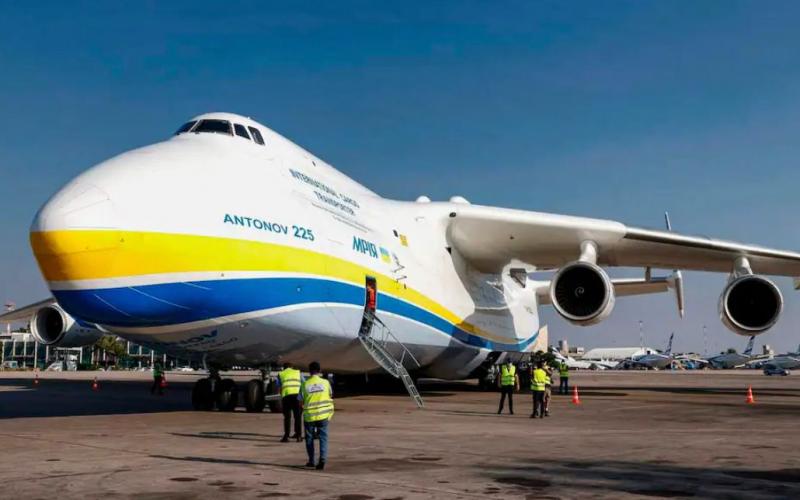 Antonov 225 