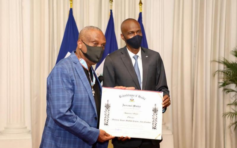 Shoubou décoré par le président Jovenel Moïse 