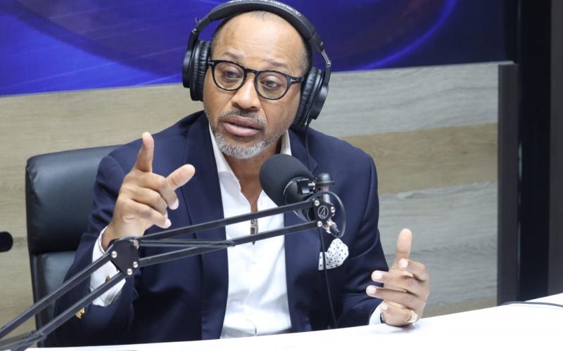 Emmanuel Obas, activiste et chanteur