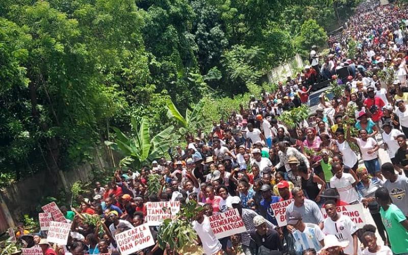 Une vue de la foule sur la nationate #2 