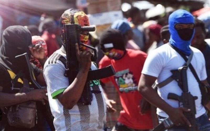 Membres de gangs en Haïti 