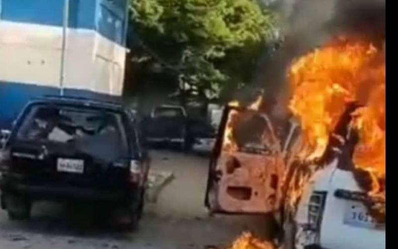 Gréssier:des véhicules en feu au commissariat