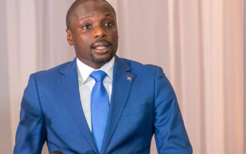James Monazard, ministre 