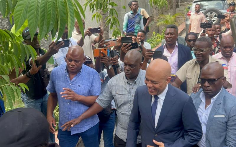Michel Martelly entendu pendant 6 heures par le juge Jean Denis Cyprien