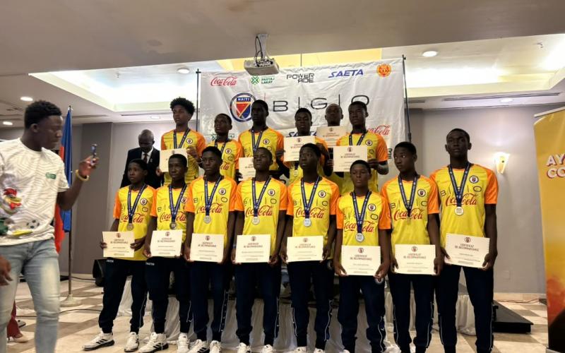 Les champions haïtiens U14 présentés à Port-au-Prince après leur sacre face à la Jamaïque