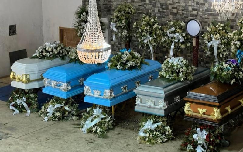 Une nouvelle cérémonie funéraire en hommage à cinq des victimes