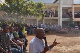 Le leader de ASE, Cholzer Chancy s'adressant à la foule