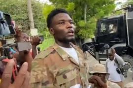 Un groupe de militantants devant les locaux de l'ONU 