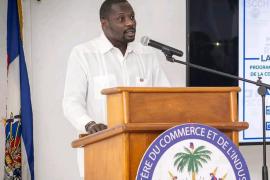 Le Ministre du Commerce James Monazard