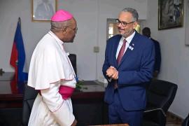 Alix Didier Fils-Aimé s’entretient avec Mgr Launay Saturné sur les défis d'Haïti 
